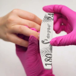 Pilnik do paznokci półksiężyc STANDARD 180/240 szary 25szt