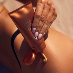 Rozświetlający balsam samoopalający Gel Trap Glow Tan do ciała 150ml